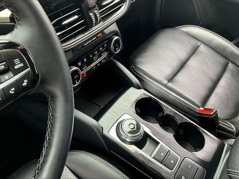 Used 2022 Ford Escape SEL image 15