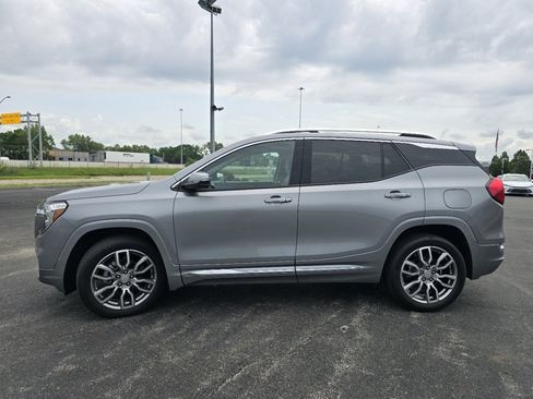 Used 2024 GMC Terrain Denali w/ Denali Premium Package AWD/4WD image 16