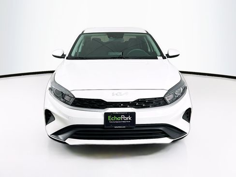 Used 2022 Kia Forte LXS FWD image 2