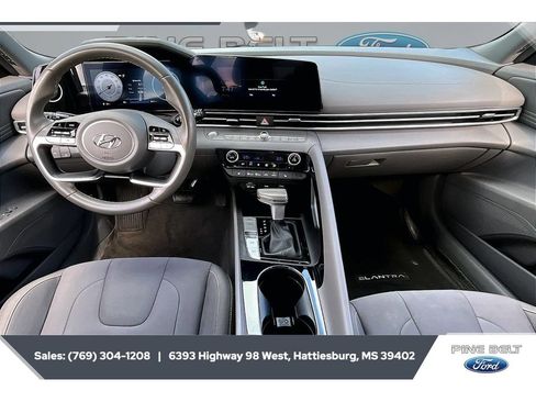 Used 2023 Hyundai Elantra SEL w/ Convenience Package FWD image 13