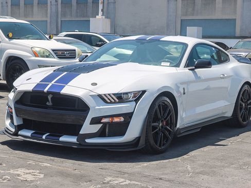 Used 2022 Ford Mustang Shelby GT500 w/ Technology Package RWD image 3