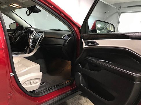 Used 2014 Cadillac SRX Luxury w/ Driver Awareness Package image 12