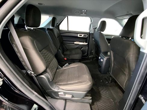 Used 2021 Ford Explorer XLT image 25