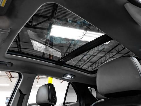 Used 2019 Chevrolet Equinox Premier image 36