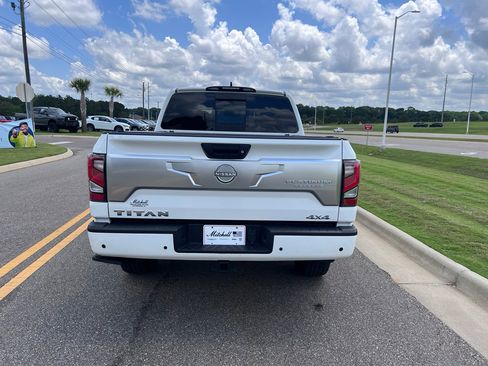 Used 2024 Nissan Titan Platinum Reserve w/ Moonroof Package AWD/4WD image 6