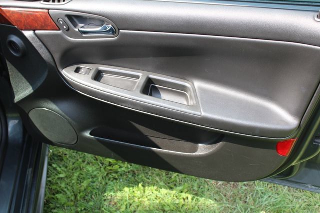 Used 2010 Chevrolet Impala LS FWD image 20
