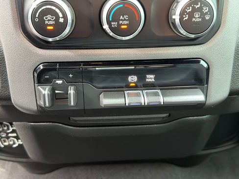 Used 2022 RAM 2500 Big Horn AWD/4WD image 22