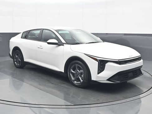 Used 2025 Kia K4 FWD image 9
