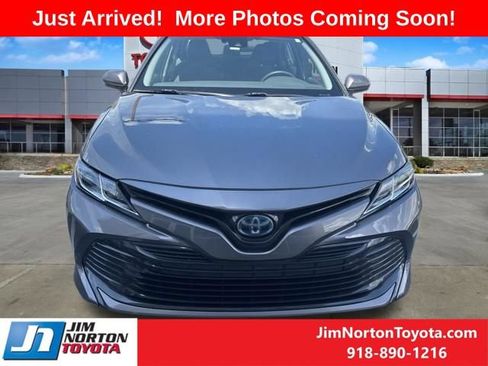 Used 2020 Toyota Camry LE FWD image 2