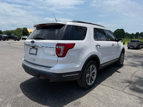Used 2018 Ford Explorer Limited w/ Equipment Group 301A AWD/4WD image 4