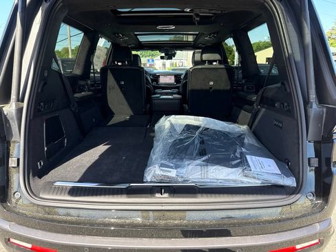 New 2026 Jeep Grand Wagoneer Summit AWD/4WD image 27