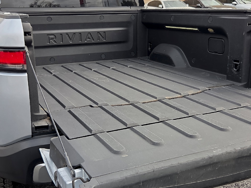 Used 2025 Rivian R1T Adventure Dual AWD/4WD image 11