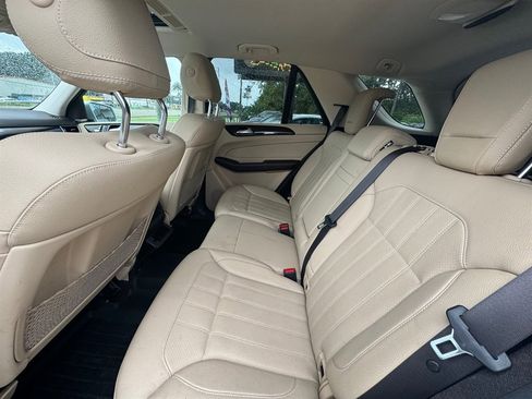 Used 2018 Mercedes-Benz GLE 350 w/ Premium 1 Package image 11