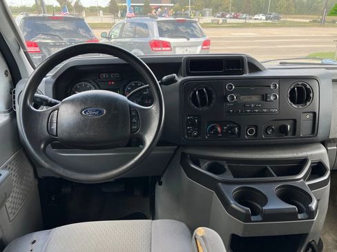 Used 2011 Ford E-150 and Econoline 150 image 20