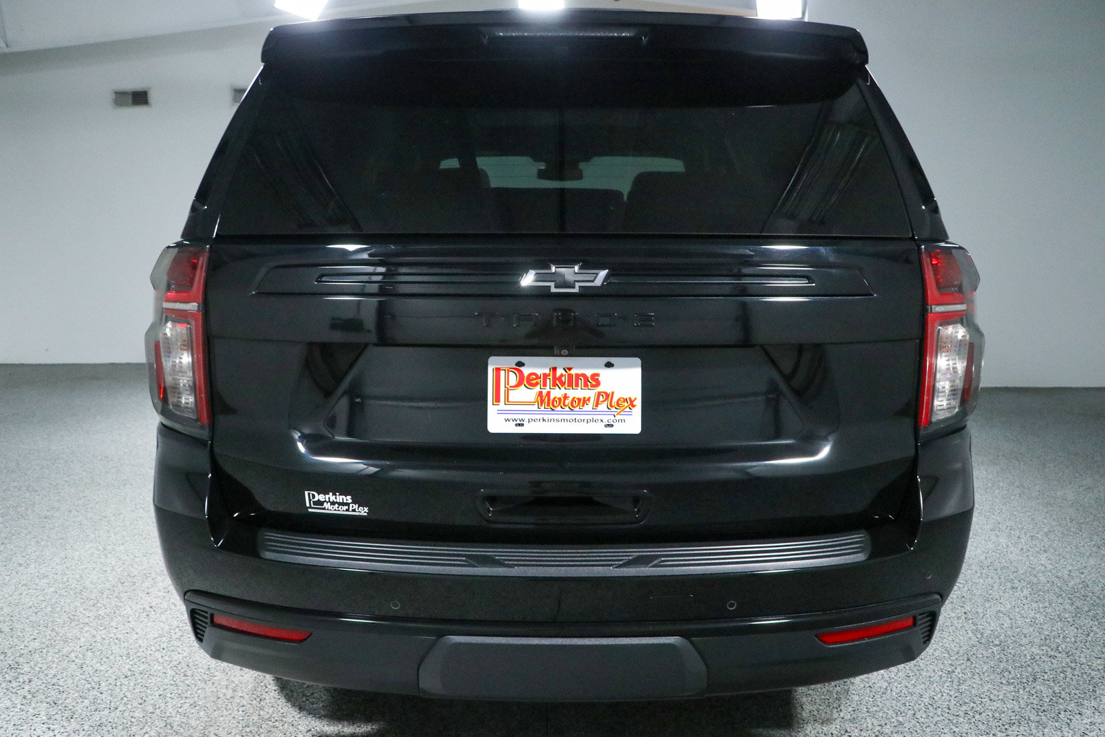 Used 2023 Chevrolet Tahoe Z71 w/ Luxury Package AWD/4WD image 8