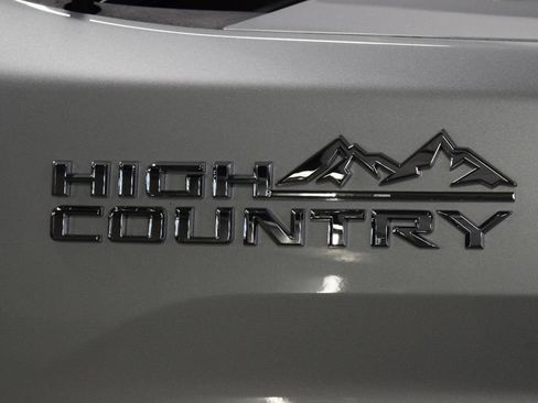 Used 2022 Chevrolet Silverado 3500 High Country w/ LPO, Hitch Package AWD/4WD image 18