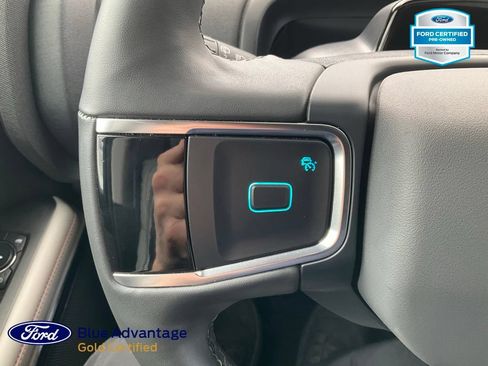 Used 2025 Ford Expedition Active AWD/4WD image 8