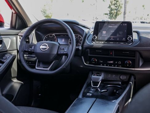 Used 2026 Nissan Rogue SV FWD image 22