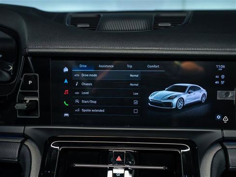 Certified 2025 Porsche Panamera image 28