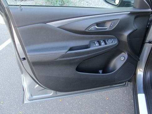 Used 2025 Buick Envista Preferred w/ Convenience I Package image 19