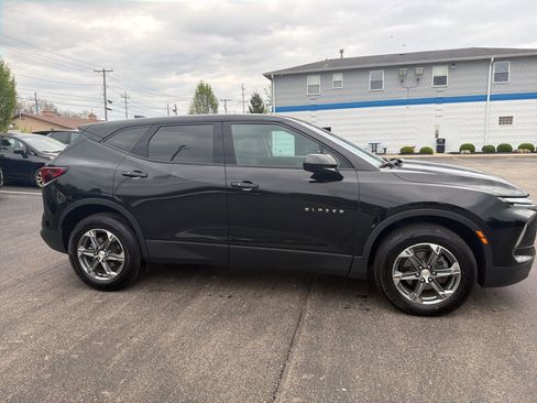 Used 2023 Chevrolet Blazer LT FWD image 6