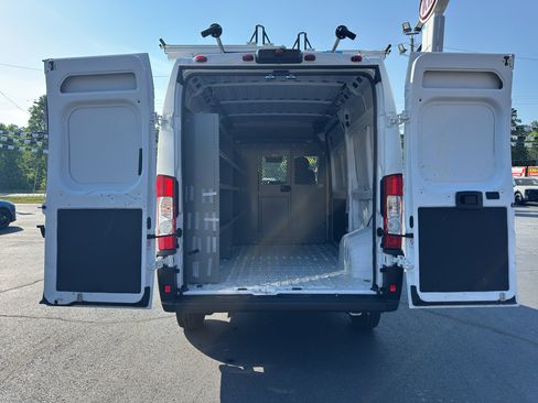 Used 2024 RAM ProMaster 2500 FWD image 14
