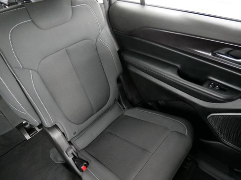 Used 2022 Jeep Grand Cherokee L Laredo w/ Luxury Tech Group I image 14