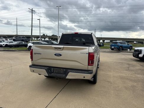 Used 2017 Ford F150 Lariat RWD image 11