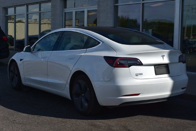 Used 2020 Tesla Model 3 Standard Range Plus RWD image 10