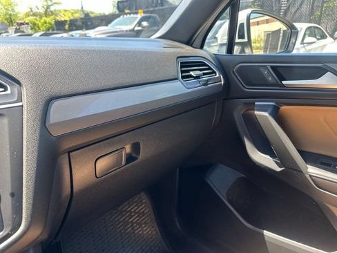 Used 2023 Volkswagen Tiguan SE w/ Panoramic Sunroof Package AWD/4WD image 20