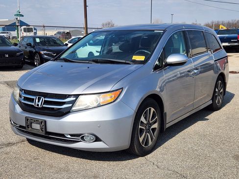 Used 2016 Honda Odyssey Touring image 2