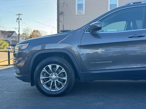 Used 2019 Jeep Cherokee Latitude Plus image 23