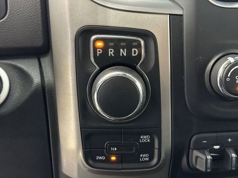 Used 2017 RAM 1500 Classic SLT AWD/4WD image 17