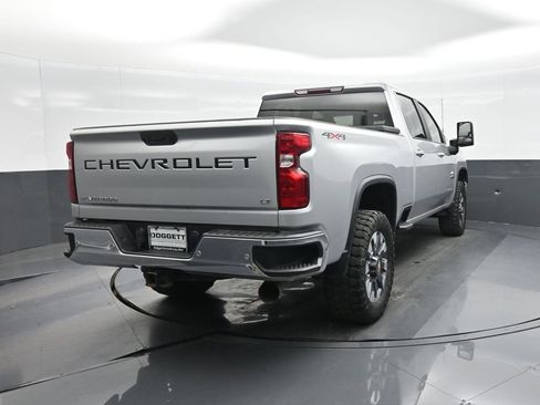 Used 2021 Chevrolet Silverado 2500 LT w/ Texas Edition image 8