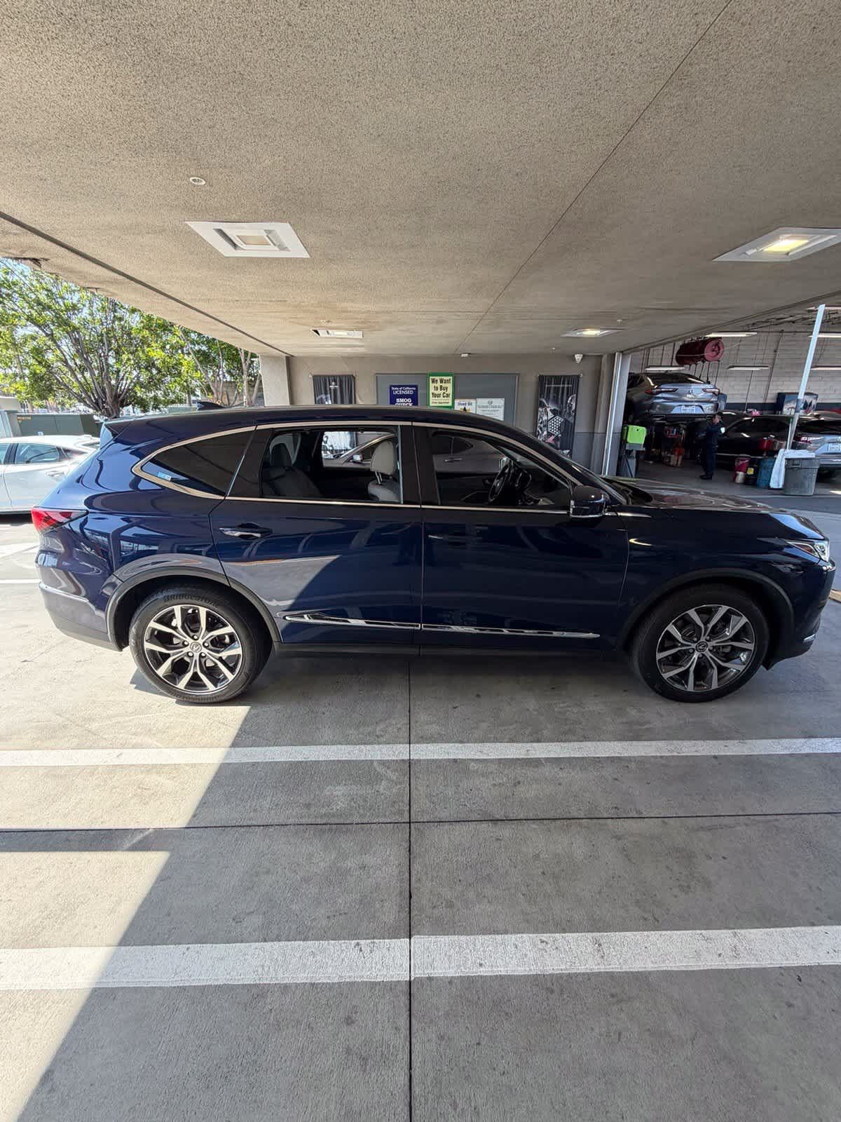 Used 2024 Acura MDX w/ Technology Package AWD/4WD image 4