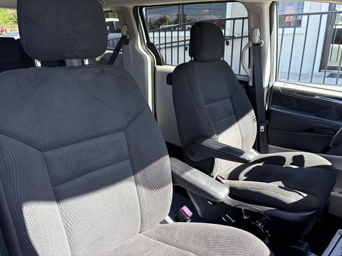 Used 2019 Dodge Grand Caravan SE w/ Power Convenience Group I FWD image 22