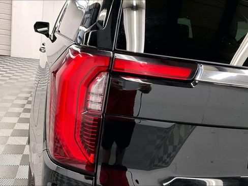 Used 2025 GMC Yukon XL Elevation w/ Elevation Premium Package AWD/4WD image 37