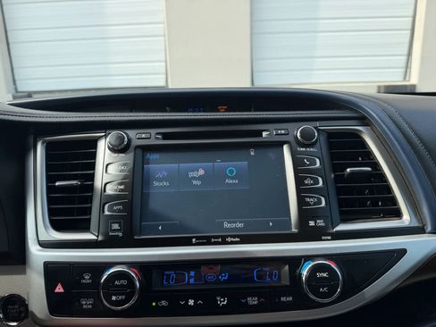 Used 2016 Toyota Highlander Limited Platinum image 36