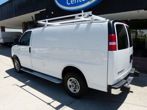 Used 2023 GMC Savana 2500 w/ Driver Convenience Package image 3