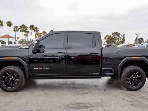 Used 2025 GMC Sierra 2500 AT4 w/ Technology Package AWD/4WD image 14