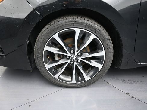 Used 2018 Toyota Corolla LE image 9