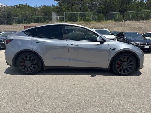 Used 2024 Tesla Model Y Performance AWD/4WD image 5