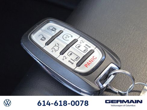Used 2023 Chrysler Pacifica Touring-L w/ S Appearance Package AWD/4WD image 39
