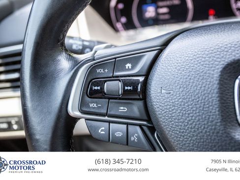 Used 2018 Honda Accord Touring image 35