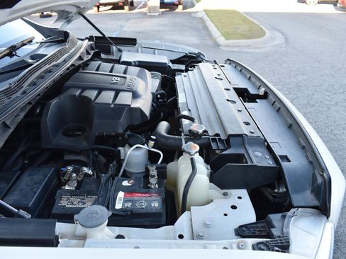 Used 2021 Nissan Titan SV w/ SV Convenience Package image 24