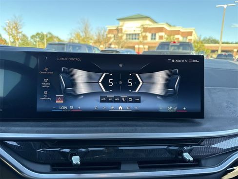 Used 2025 BMW X5 xDrive40i w/ Executive Package image 20