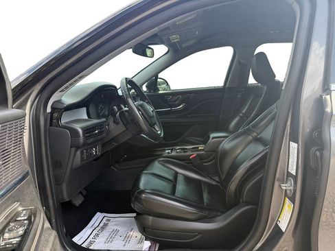 Used 2021 Lincoln Corsair Standard image 9