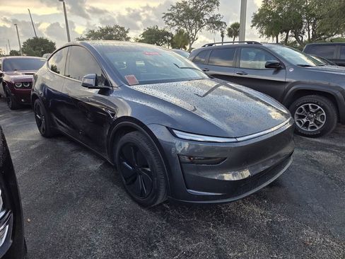 Used 2026 Tesla Model Y AWD image 2