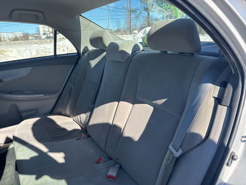 Used 2013 Toyota Corolla LE image 13