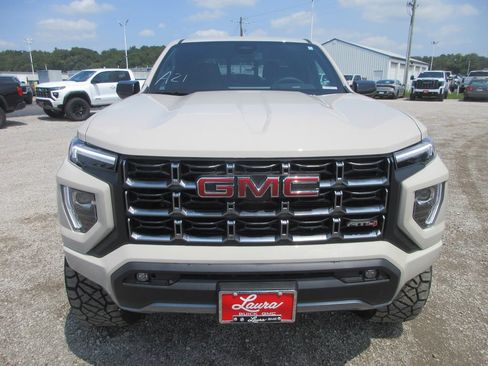 New 2026 GMC Canyon AT4 AWD/4WD image 11
